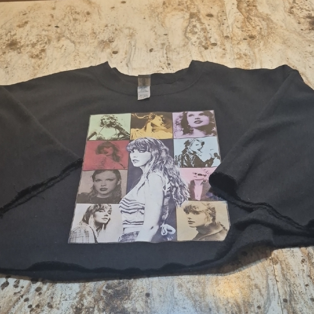 Black Graphic Swiftie Crop Top